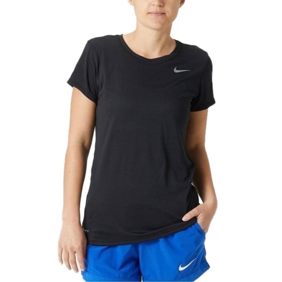 ❤️ NIKE Womens Dri Fit black top workout Shirt Size M - Picture 1 of 5